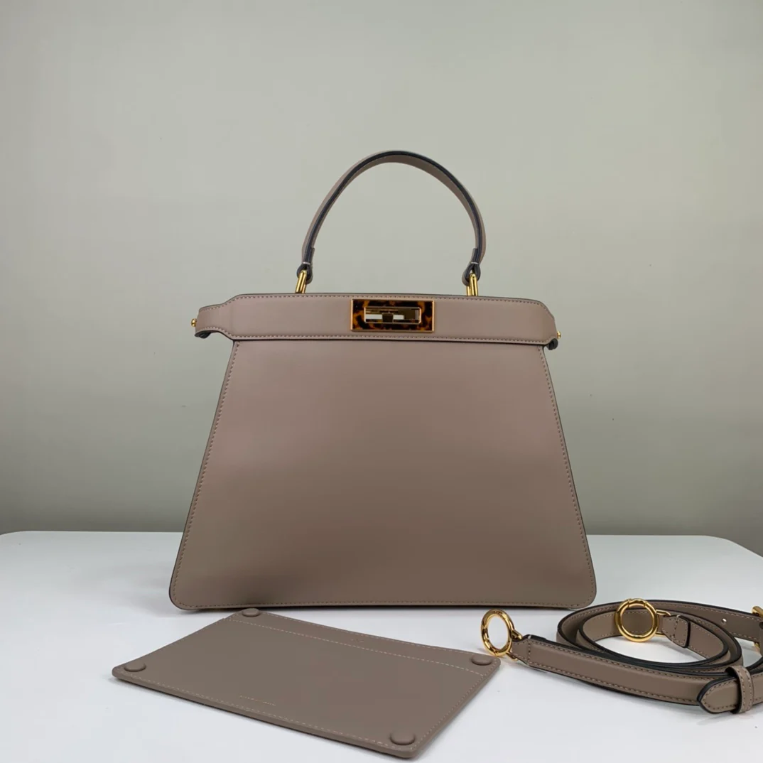 Fendi-peekaboo-i-see-u-medium-nude purple