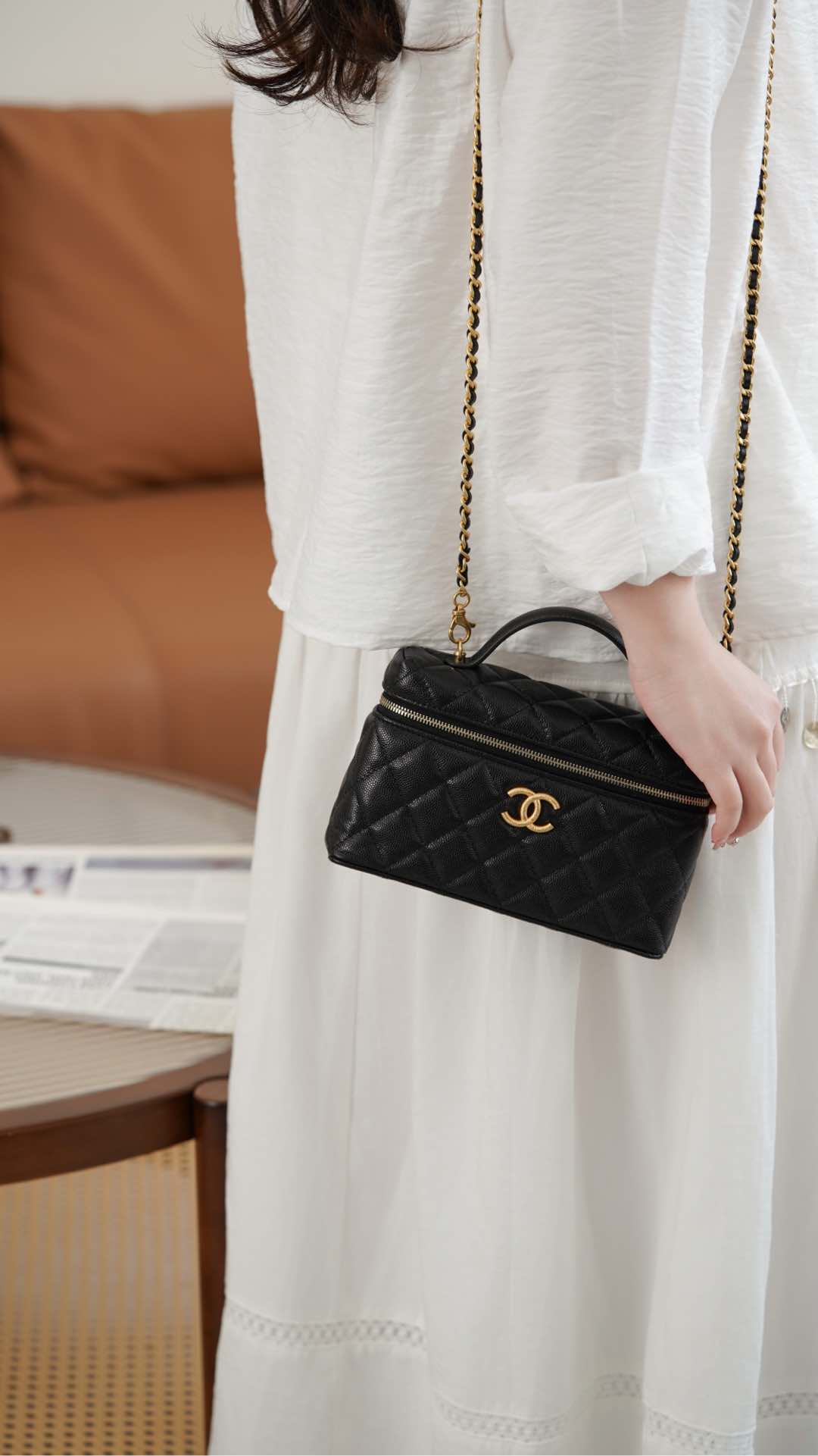 Сумка для ланча Chanel 25p Lychee Beef - черно-золотая