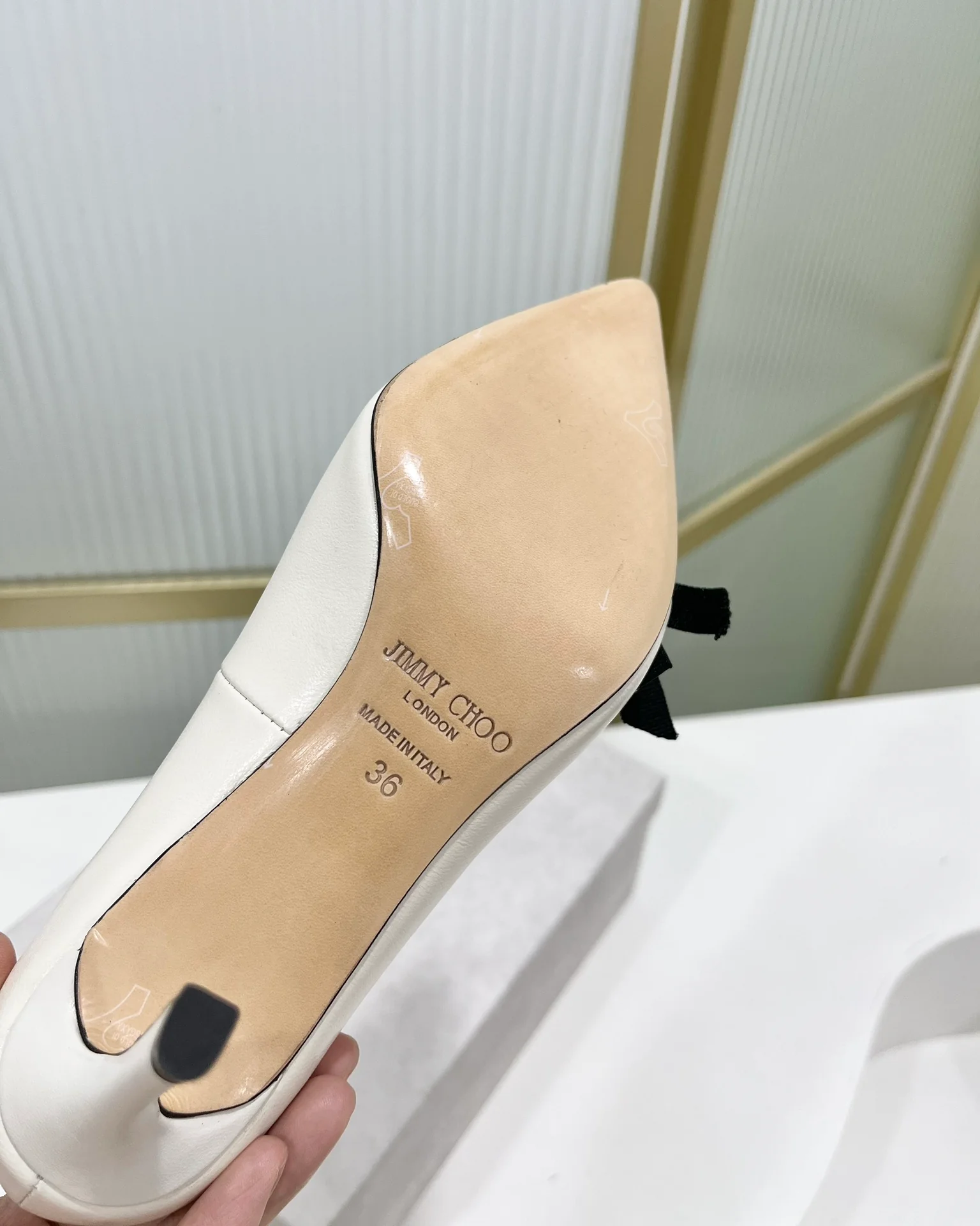 Jimmy - Новинка 2023 года - Туфли на высоком каблуке с острым носком и принтом из тесьмы - 6 см - Белые