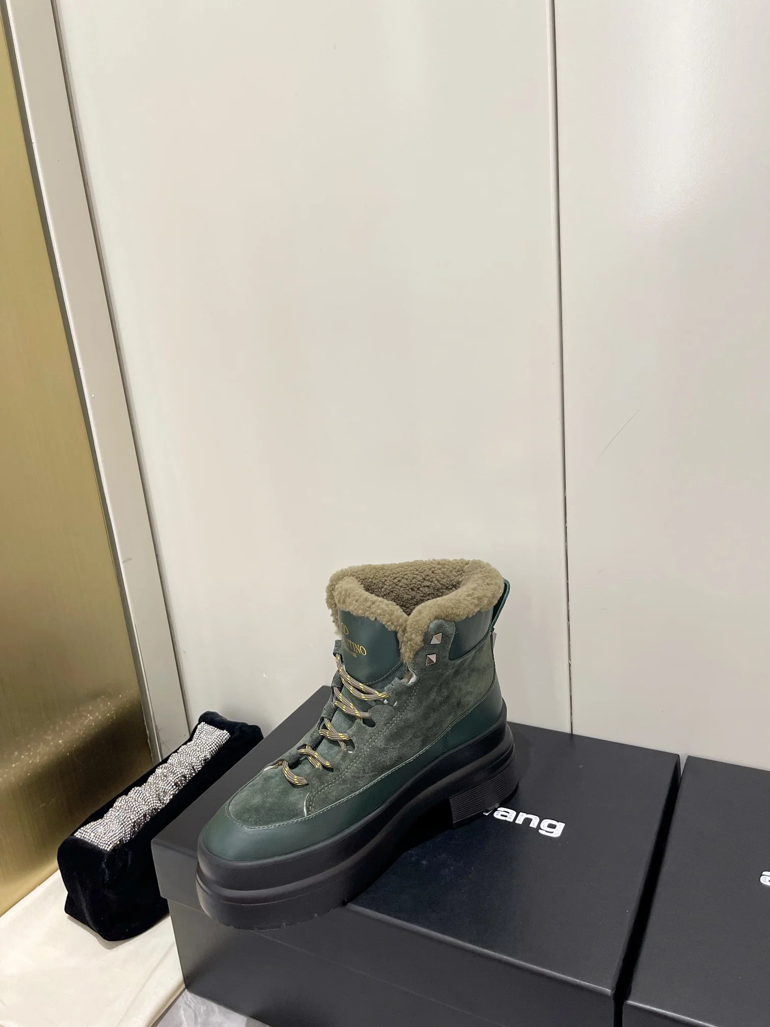 Новинка сезона осень/зима 2022 от Valentino - Снежные сапоги - 1