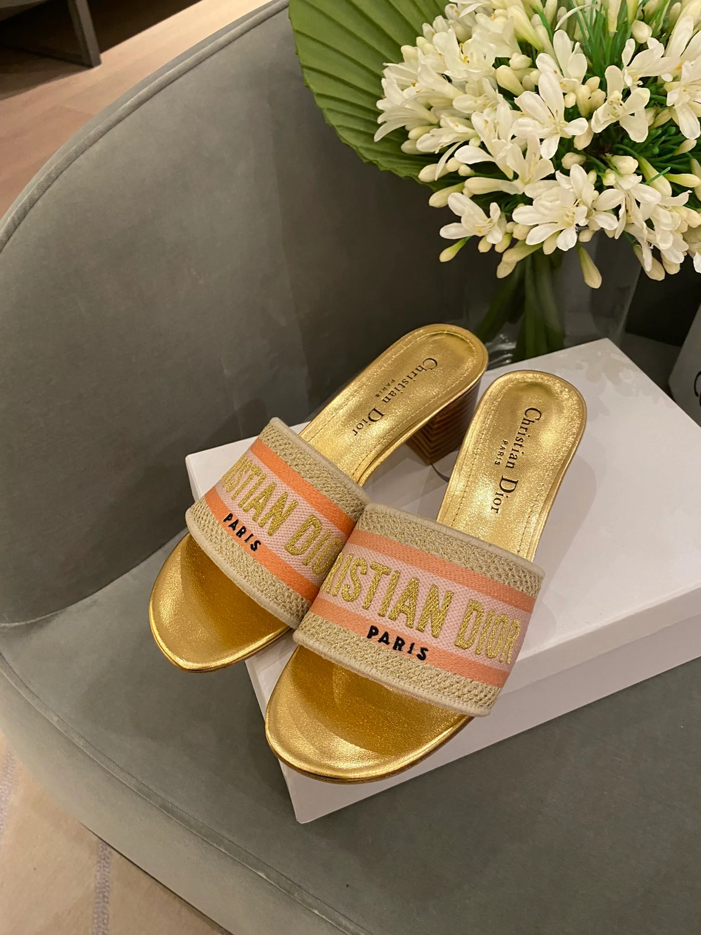 Dior - Вышитые тапочки - Туфли на низком каблуке