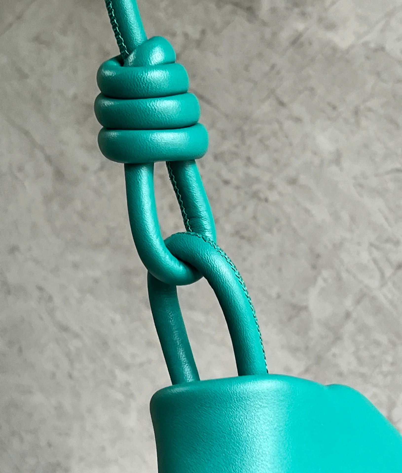 Сумка через плечо Loewe Paseo - изумрудно-зеленая