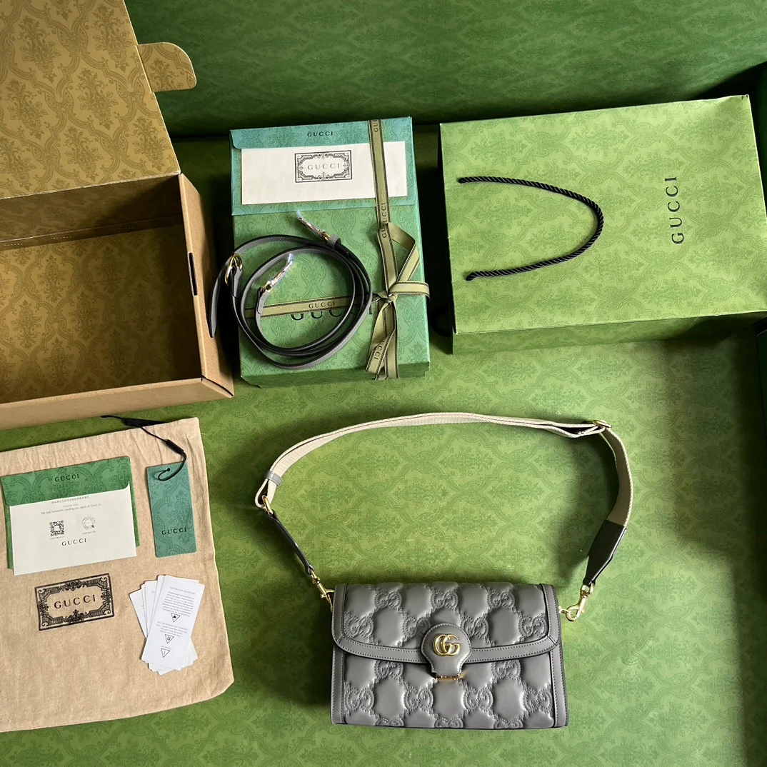 Маленькая кожаная сумочка Gucci-Matelasse - 2 шт.