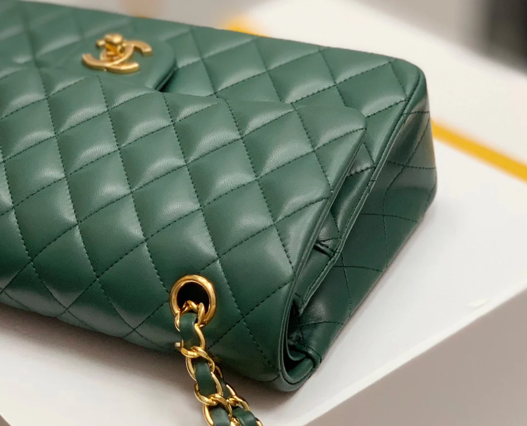 Сумка Chanel из овечьей кожи CF — зеленая с золотой фурнитурой — 25 см