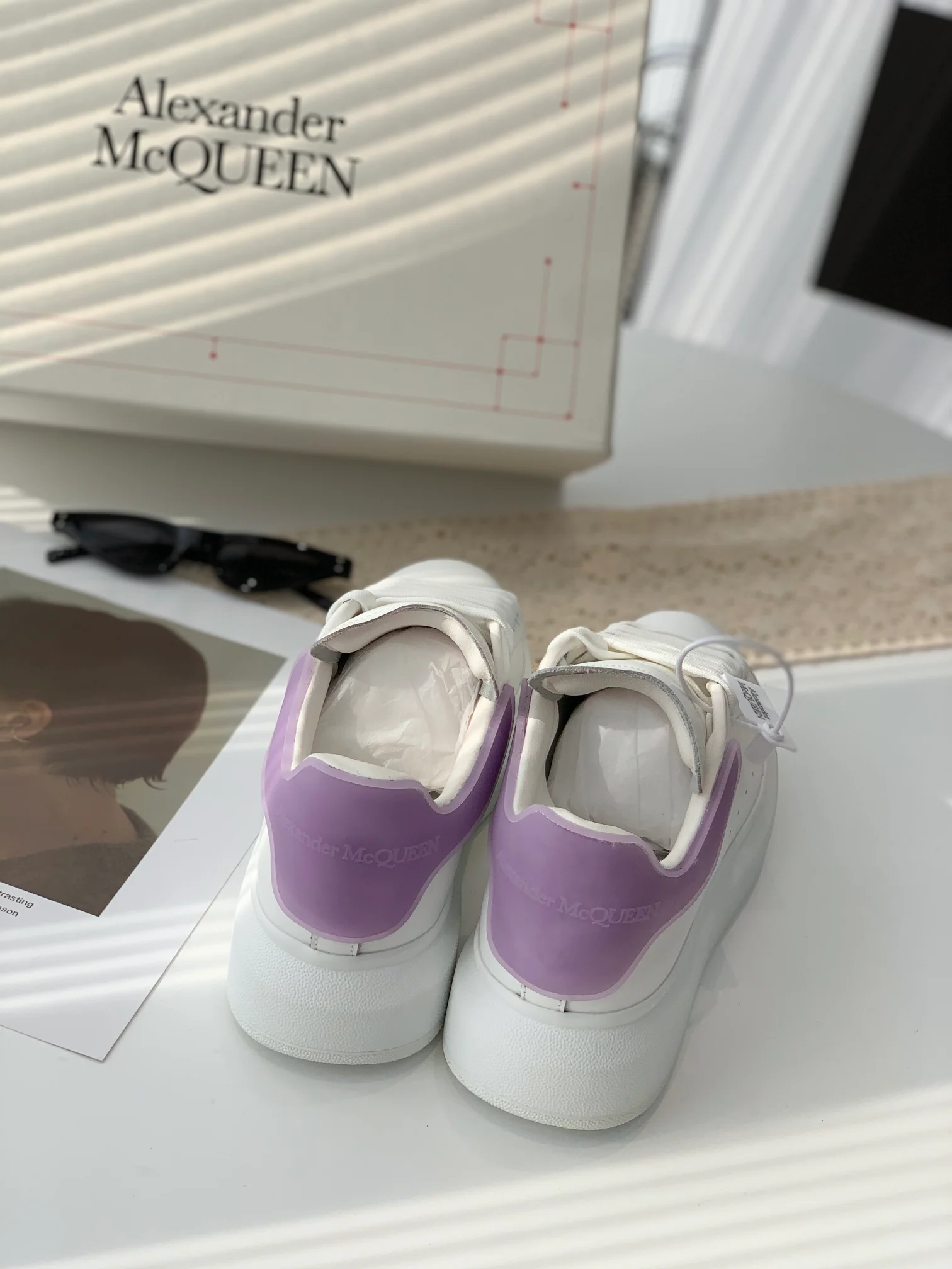 McQueen - Улучшенные классические белые кроссовки - Фиолетовые