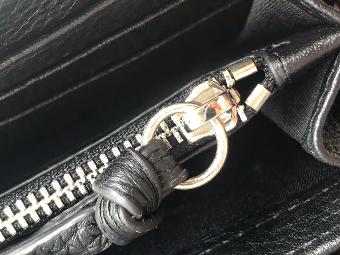 Balenciaga家-V形拉链长夹