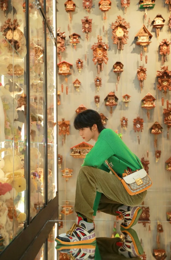 Сумка-мессенджер Gucci с замком