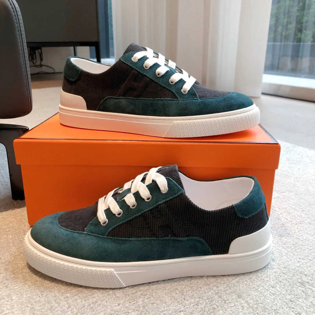 Новинки весенней коллекции Hermes 2023 года - повседневная обувь.