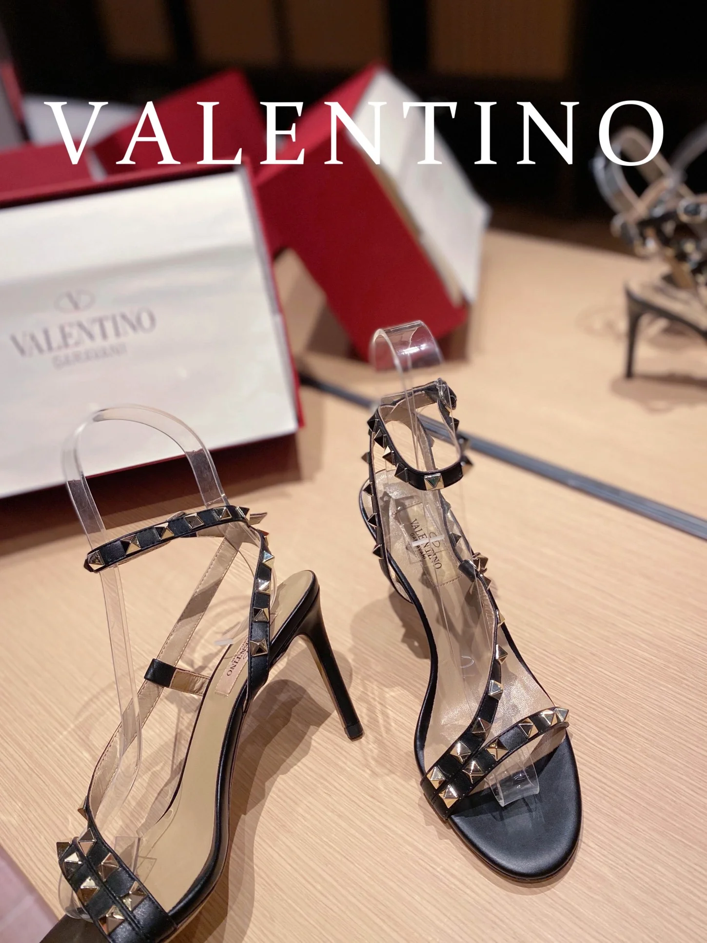 Valentino - Сандалии и туфли на высоком каблуке