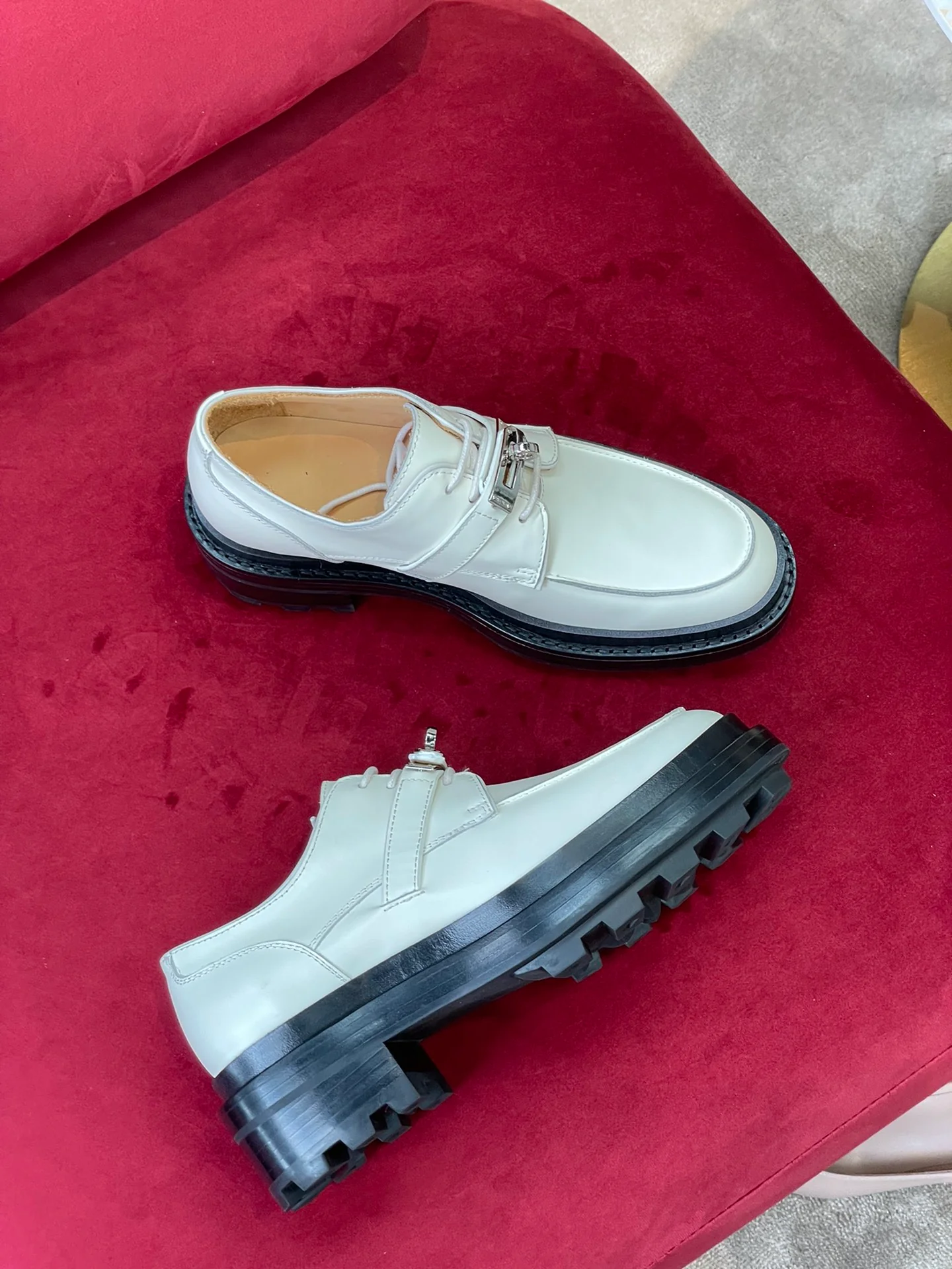 Hermes - Новинка сезона осень/зима 2022 - Обувь Kelly Alo