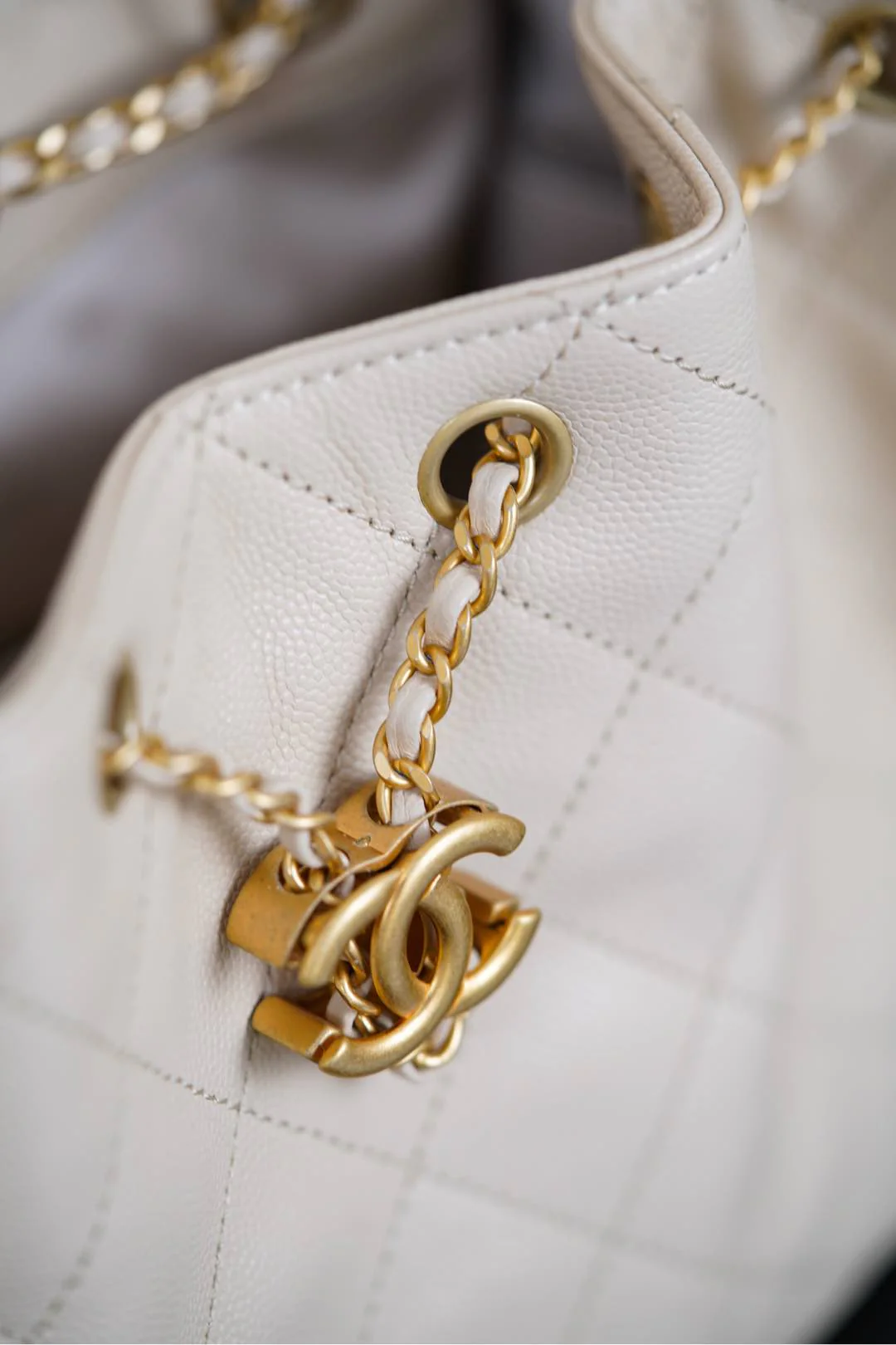 Сумка Chanel 25s 25bag Caviar Drawstring Hobo Small - Off-white