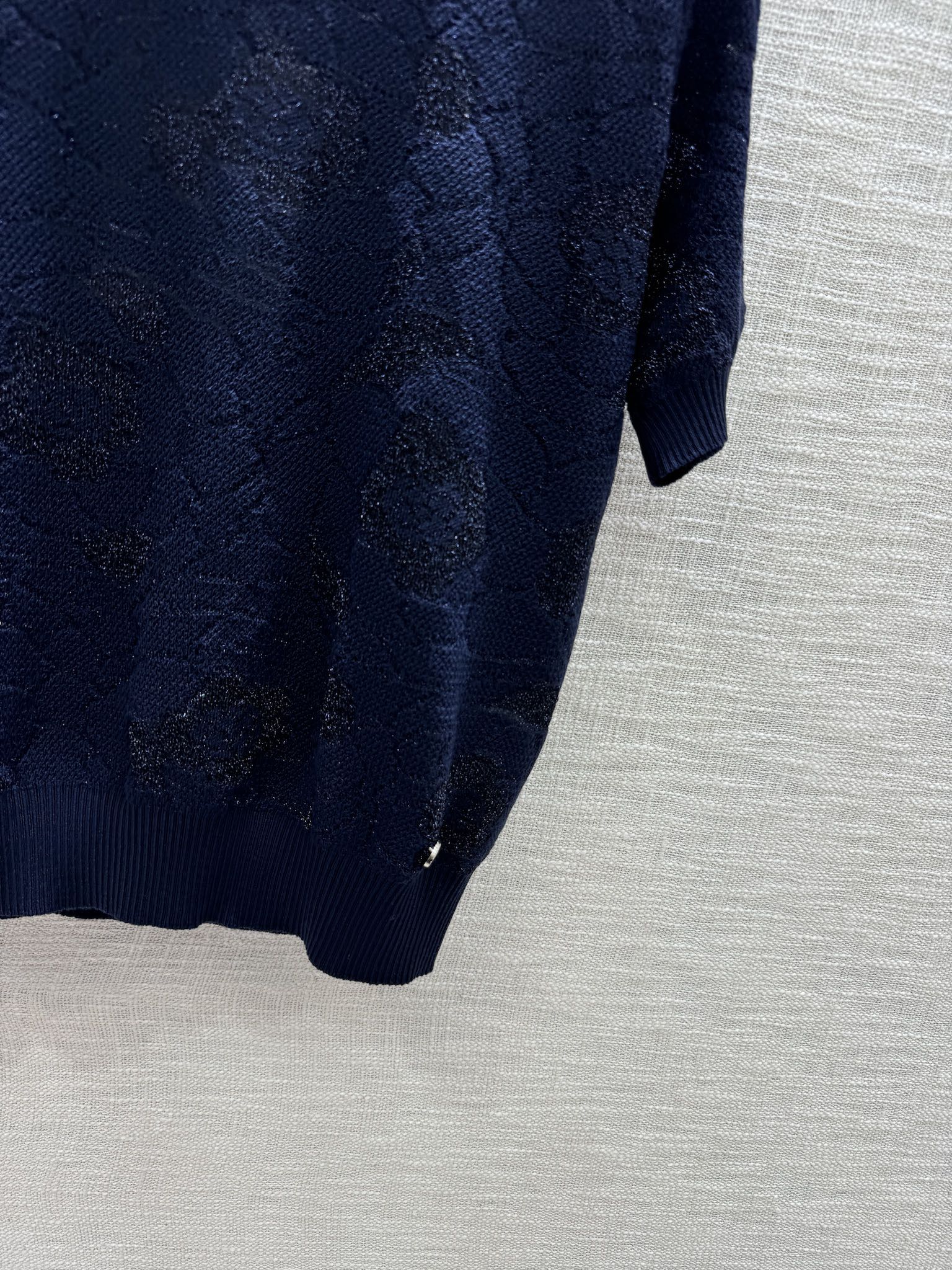 Платье Chanel 2403 Camellia Knit с коротким рукавом, синее.