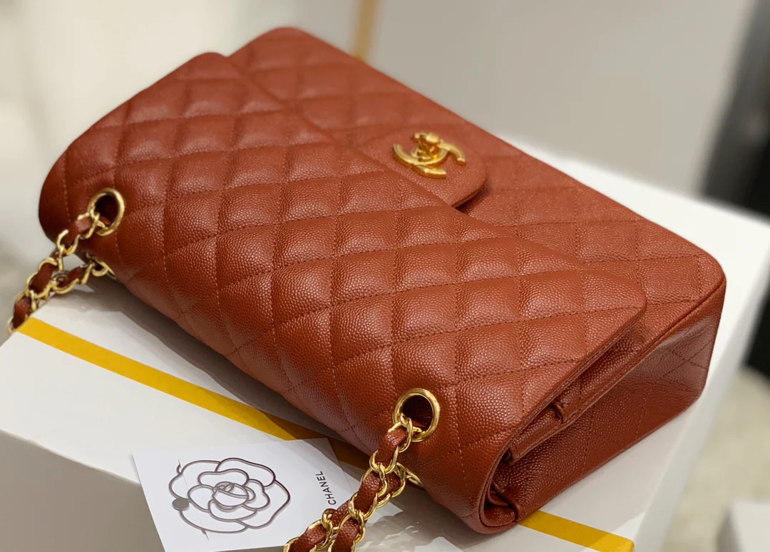 Chanel - Сумка из телячьей кожи с мелким шариковым узором - CF - Коричневая с золотой фурнитурой - 25 см