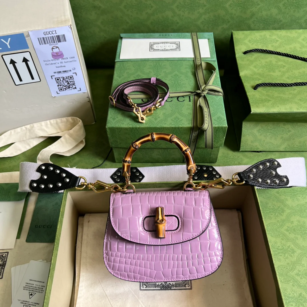 Сумка Gucci Bamboo - из кожи с рисунком под крокодила - фиолетовая