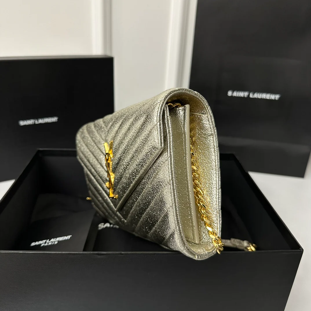 Монограмма YSL, икра, серебряная застежка, 22 см