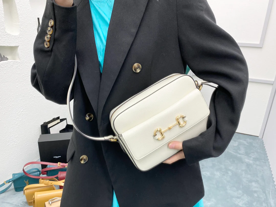 Сумка для фотоаппарата Gucci 1955 с пряжкой в ??виде подковы - 5 шт.