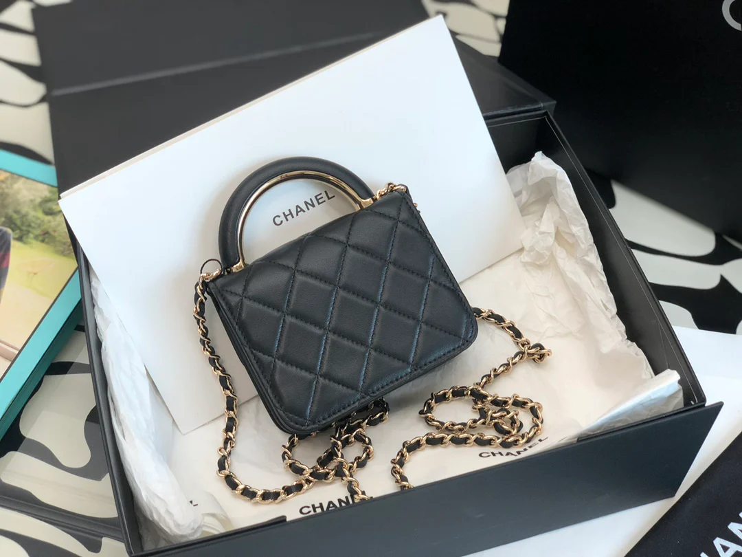 Маленькая сумка Chanel 2022 Métiers d'Art Collection — черный — кожа ягненка