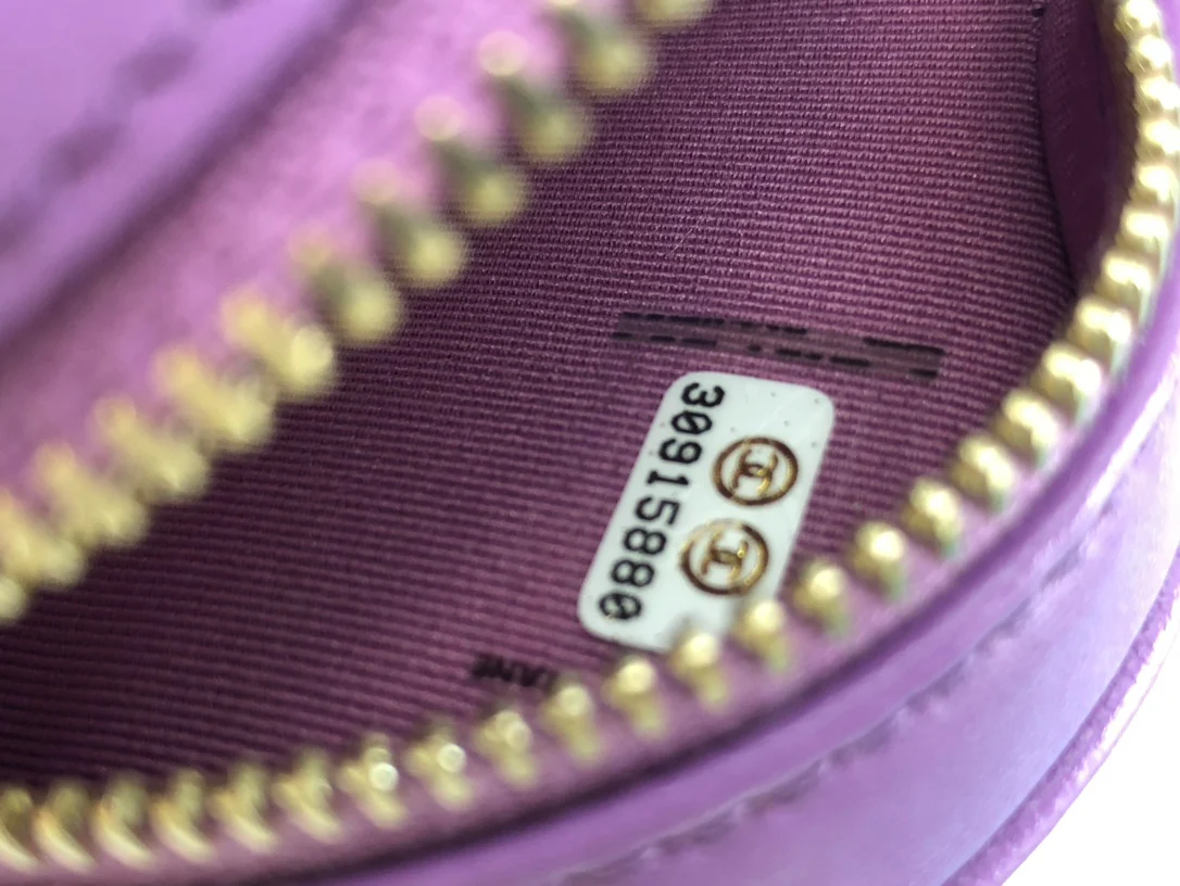 Поясная сумка Chanel с сердечком и стёжкой - 1 шт.