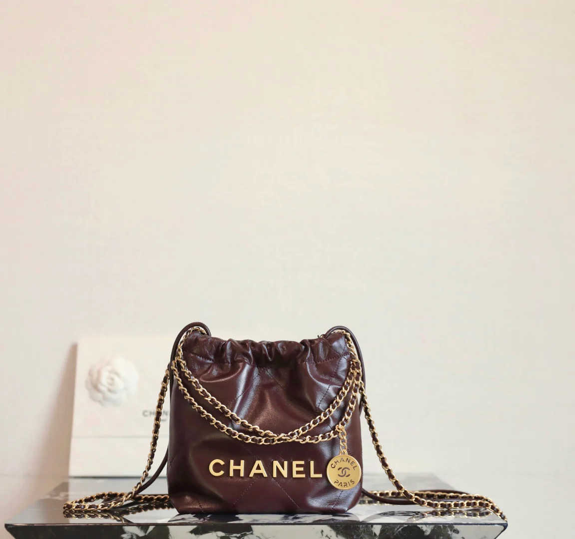 Chanel - Оригинальная кожа шоколадного цвета - Золотистая фурнитура