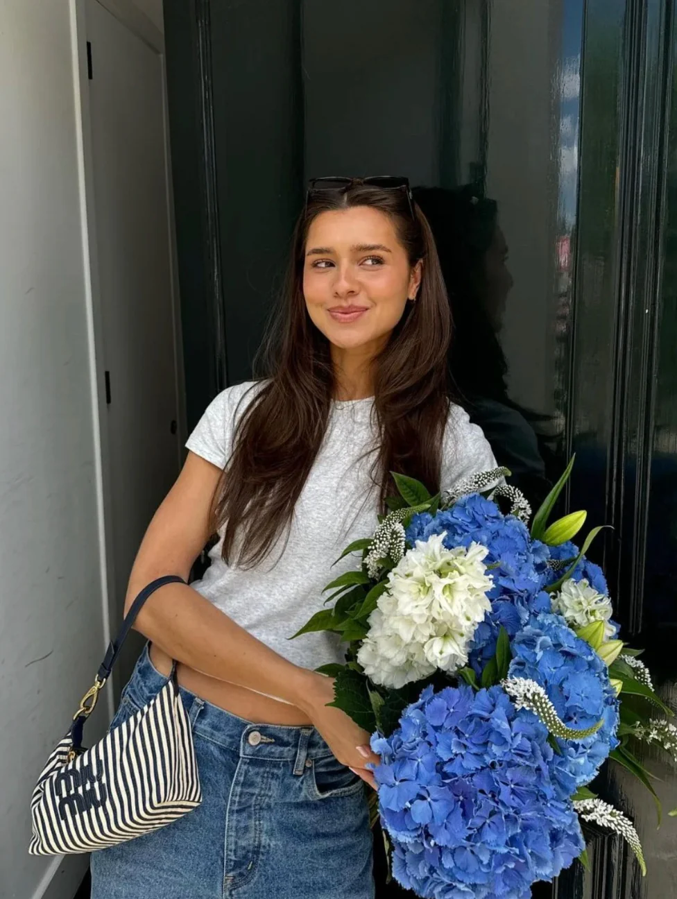 Косметичка/сумка для ланча Miu Miu из жаккардовой ткани - на фото.