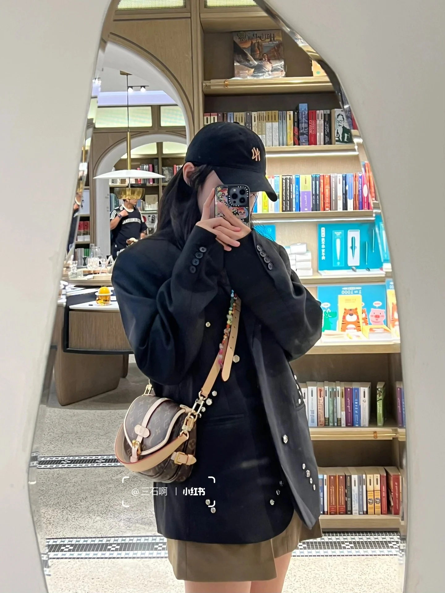 m46740-LV-saumur-bb-handbag/crossbody bag