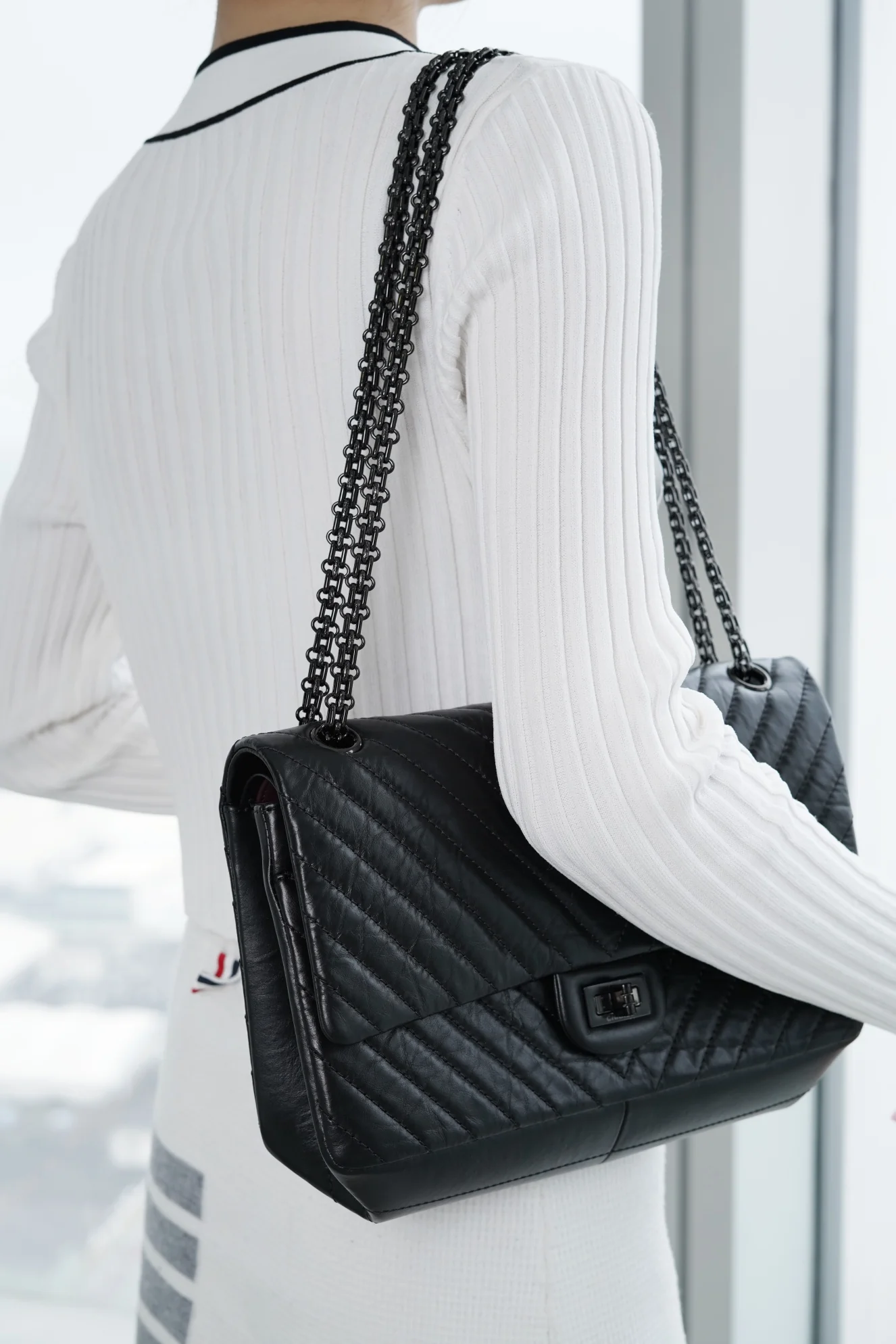 Chanel 2-55 - Черная застежка с V-образным узором - Кожа теленка, длина 28 см