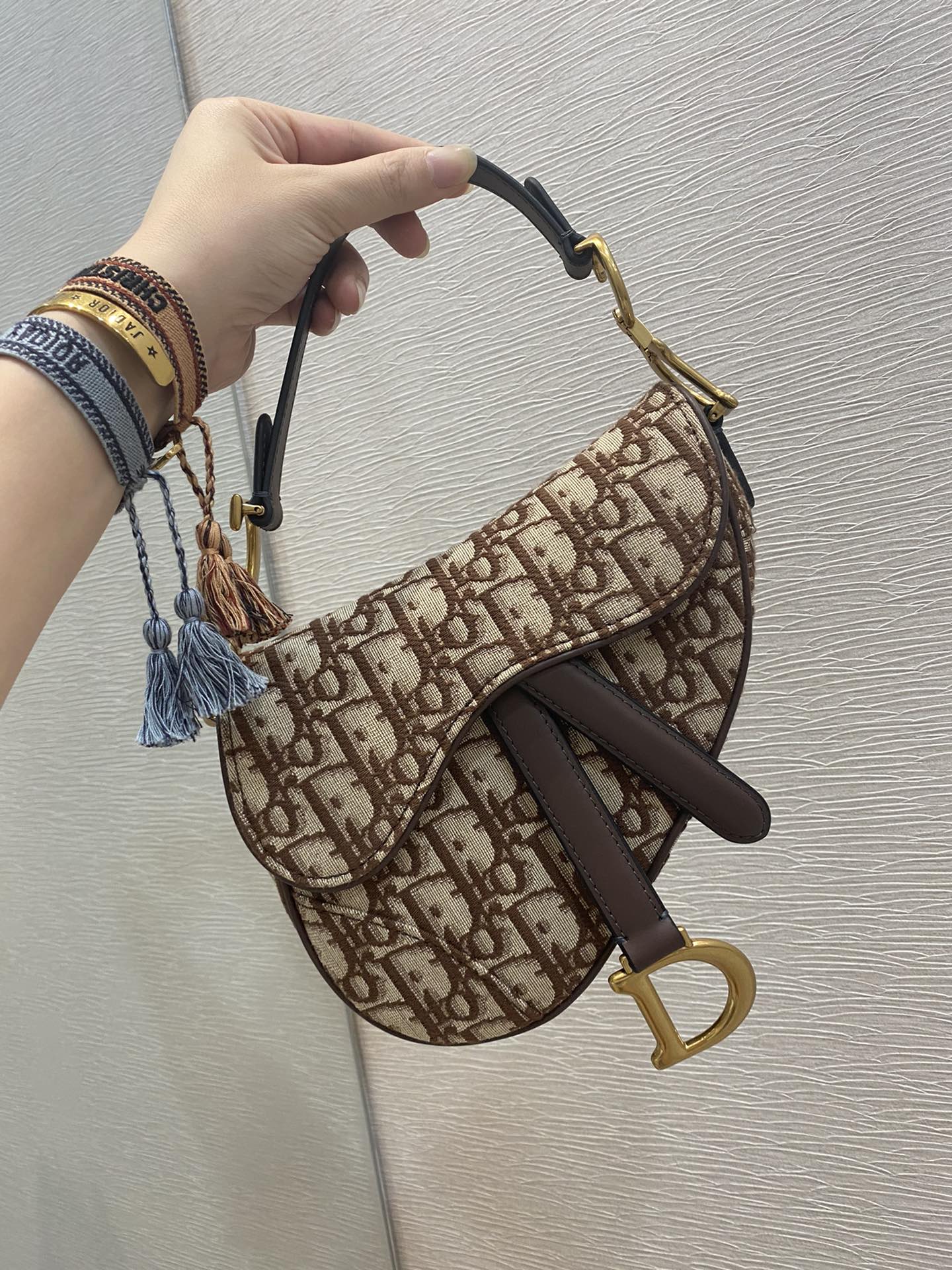 Сумка Dior Saddle Bag, маленькая, кофейно-коричневого цвета, 19 см - 5 см