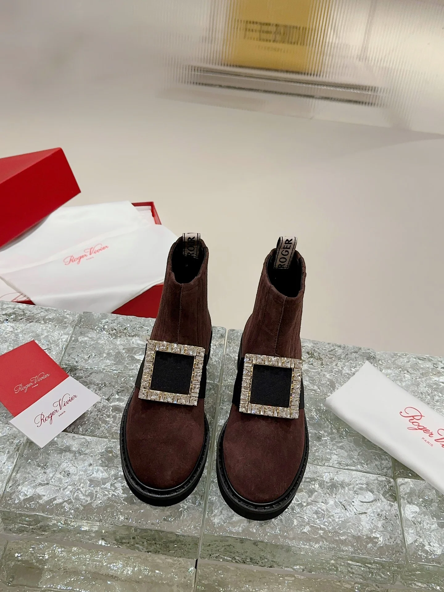 Ботильоны с квадратным носком и пряжкой - 2024 год - Ботильоны с металлической пряжкой - Кофейный цвет