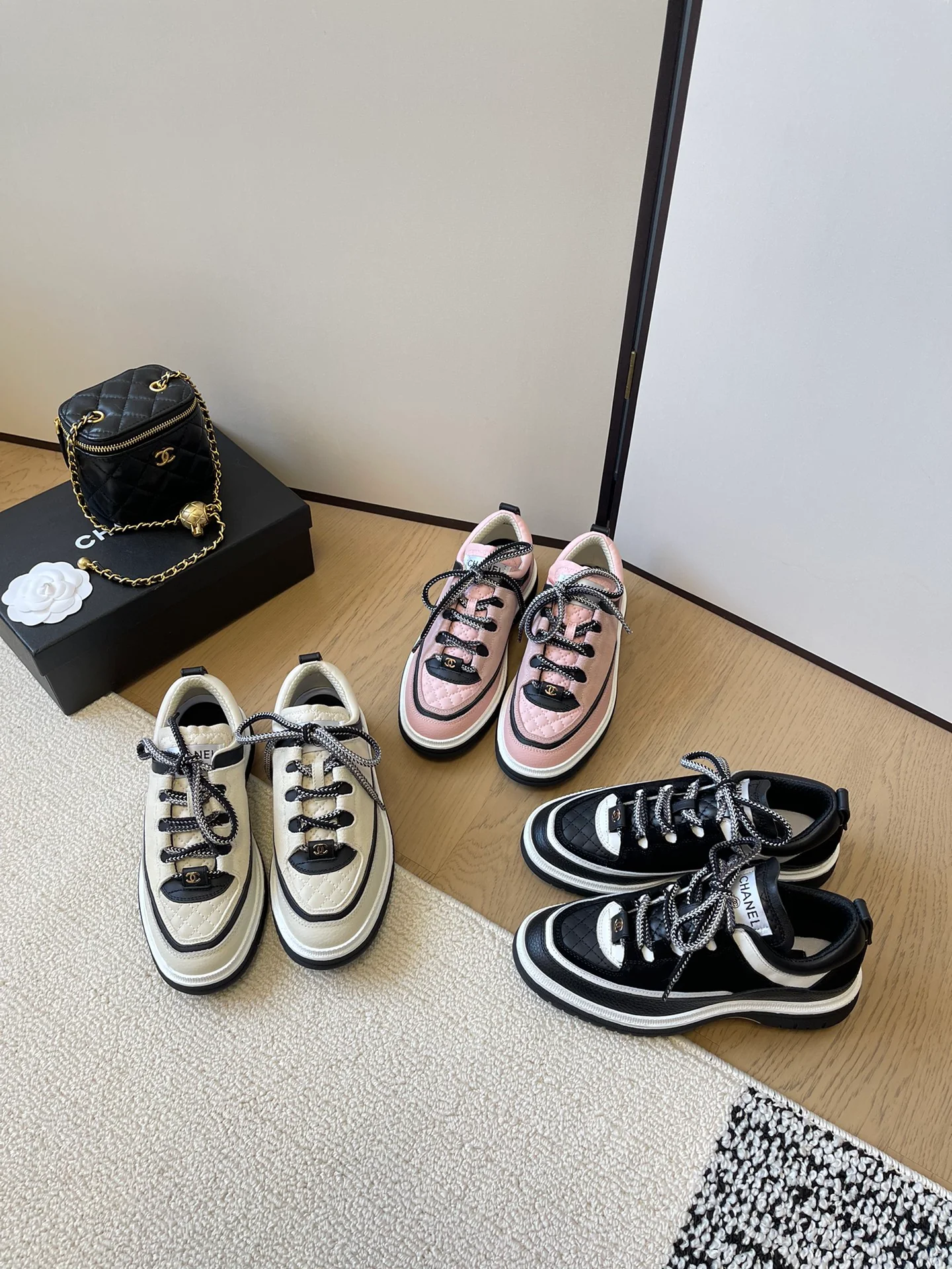 Повседневная обувь Chanel 2024 — изображение коллекции