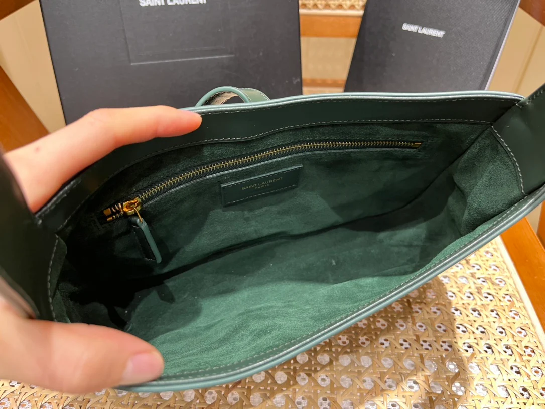 Сумка-седло YSL - зеленая с золотой фурнитурой - гладкая кожа