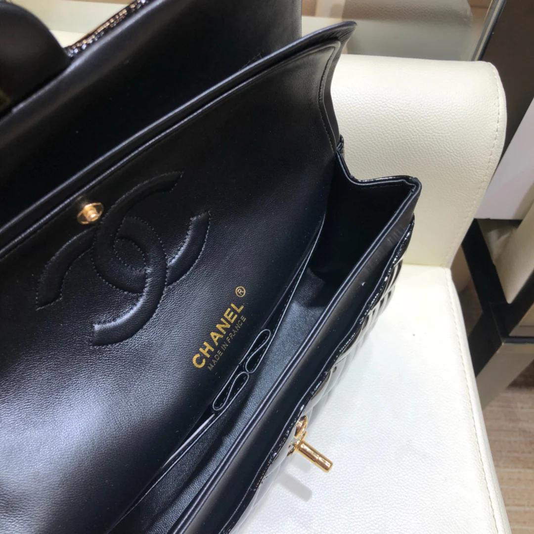 Сумка Chanel CF - лакированная кожа - золотая цепочка - 25 см