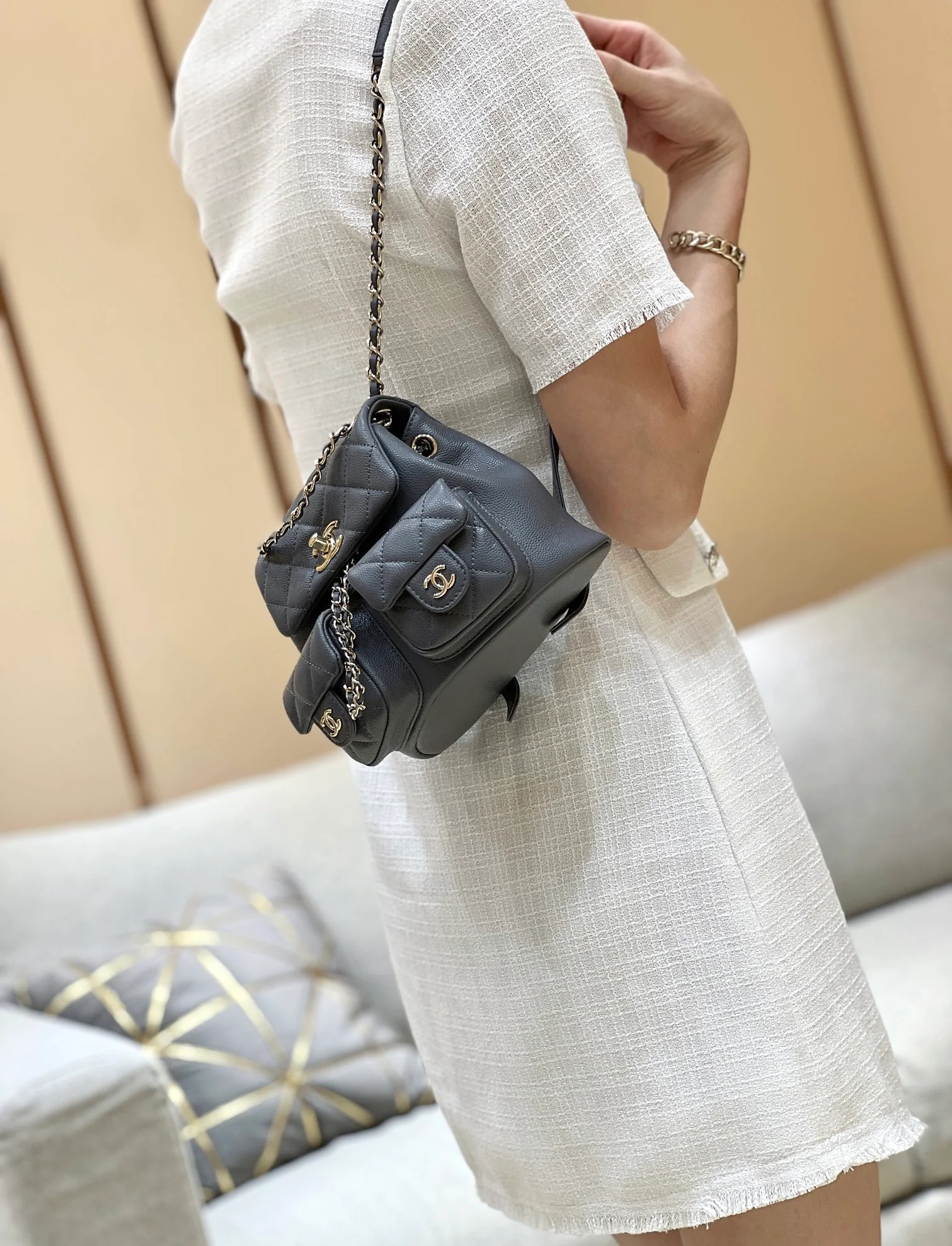 Рюкзак Chanel 24a-duma Frog, маленький, серый.