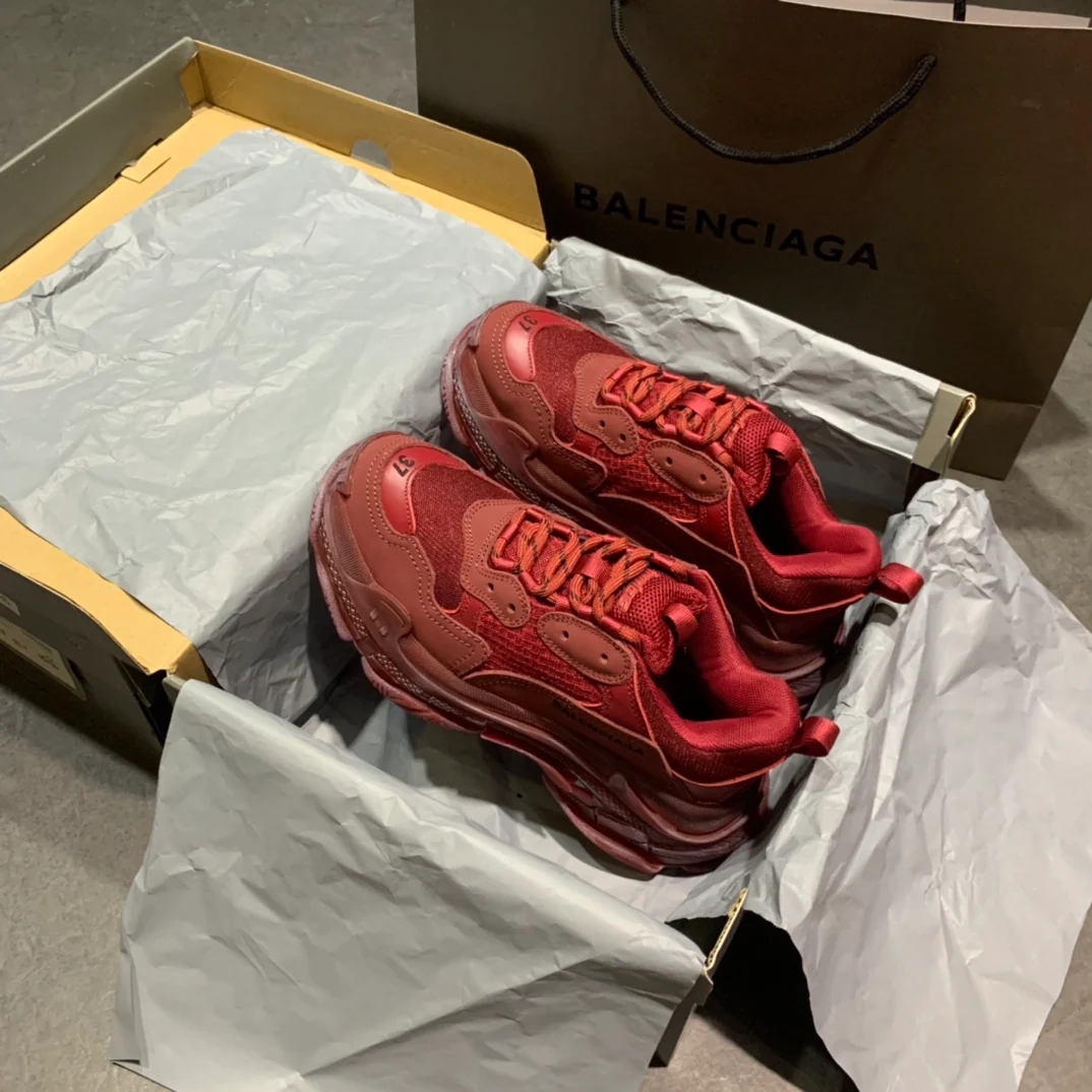 Li Shi - Папины кроссовки - Темно-красные