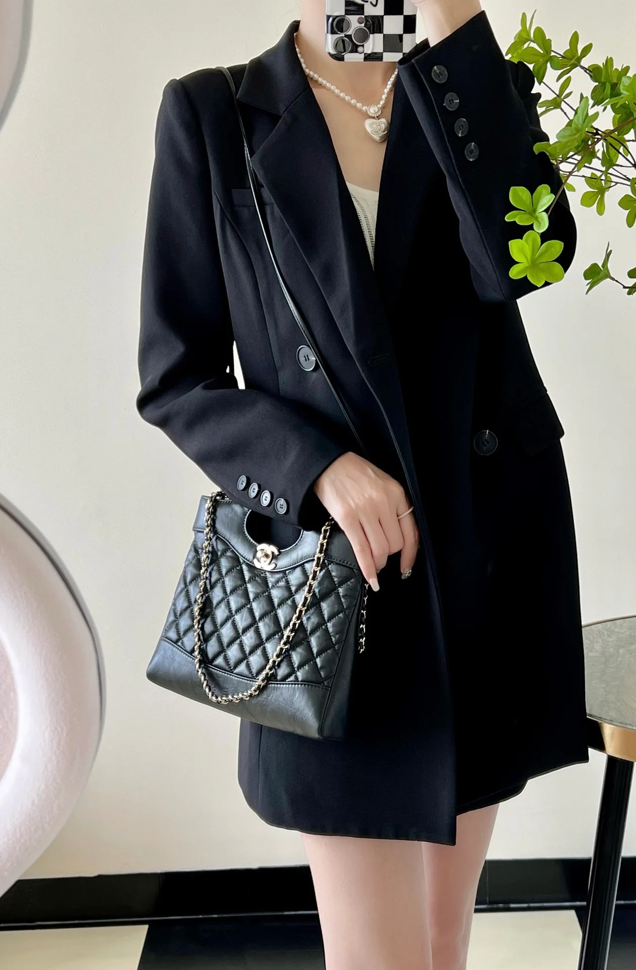 Мини-сумка Chanel 31 Classic Double C Logo Quilted Mini Shopping Bag - черная