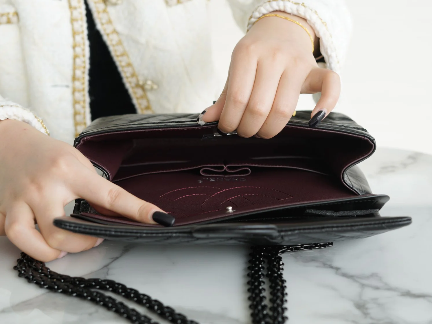 Chanel 2-55 - Черная застежка с V-образным узором - Кожа теленка, 24 см