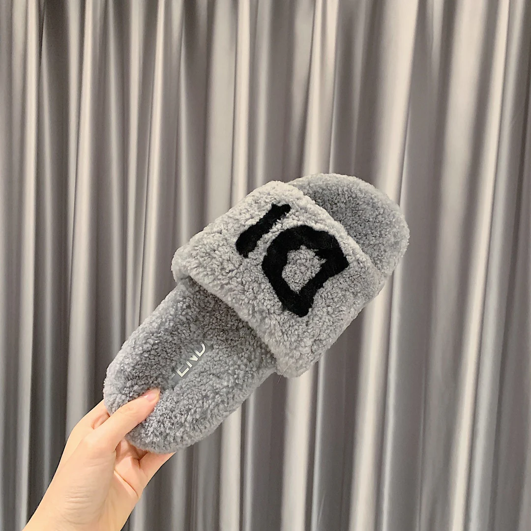 Fendi - Тапочки из овечьей шерсти - Серые