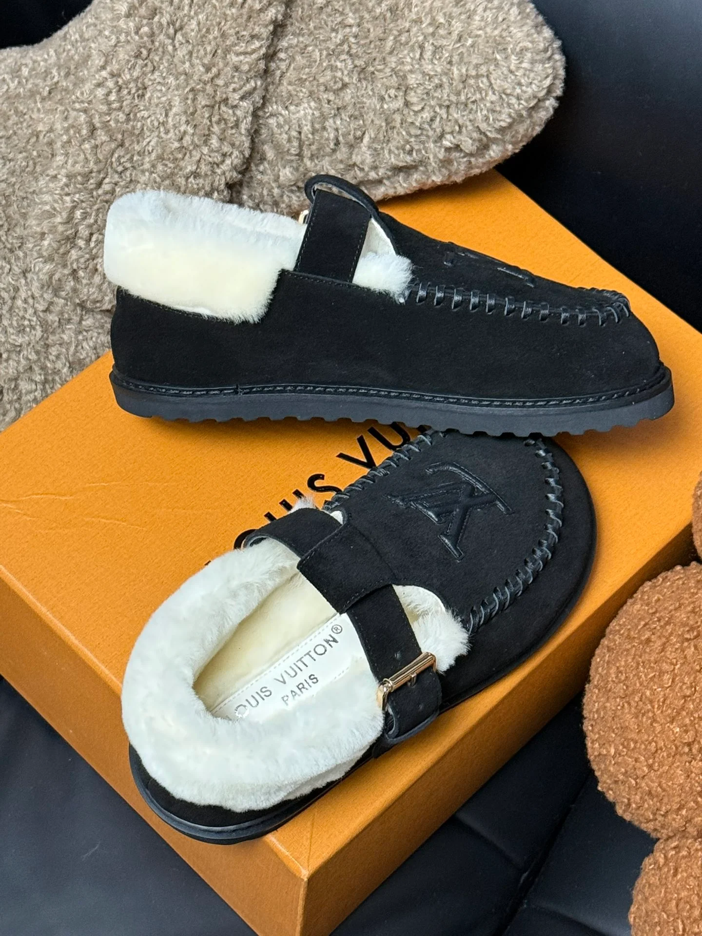 Меховые туфли Мэри Джейн LV-2024 - черные