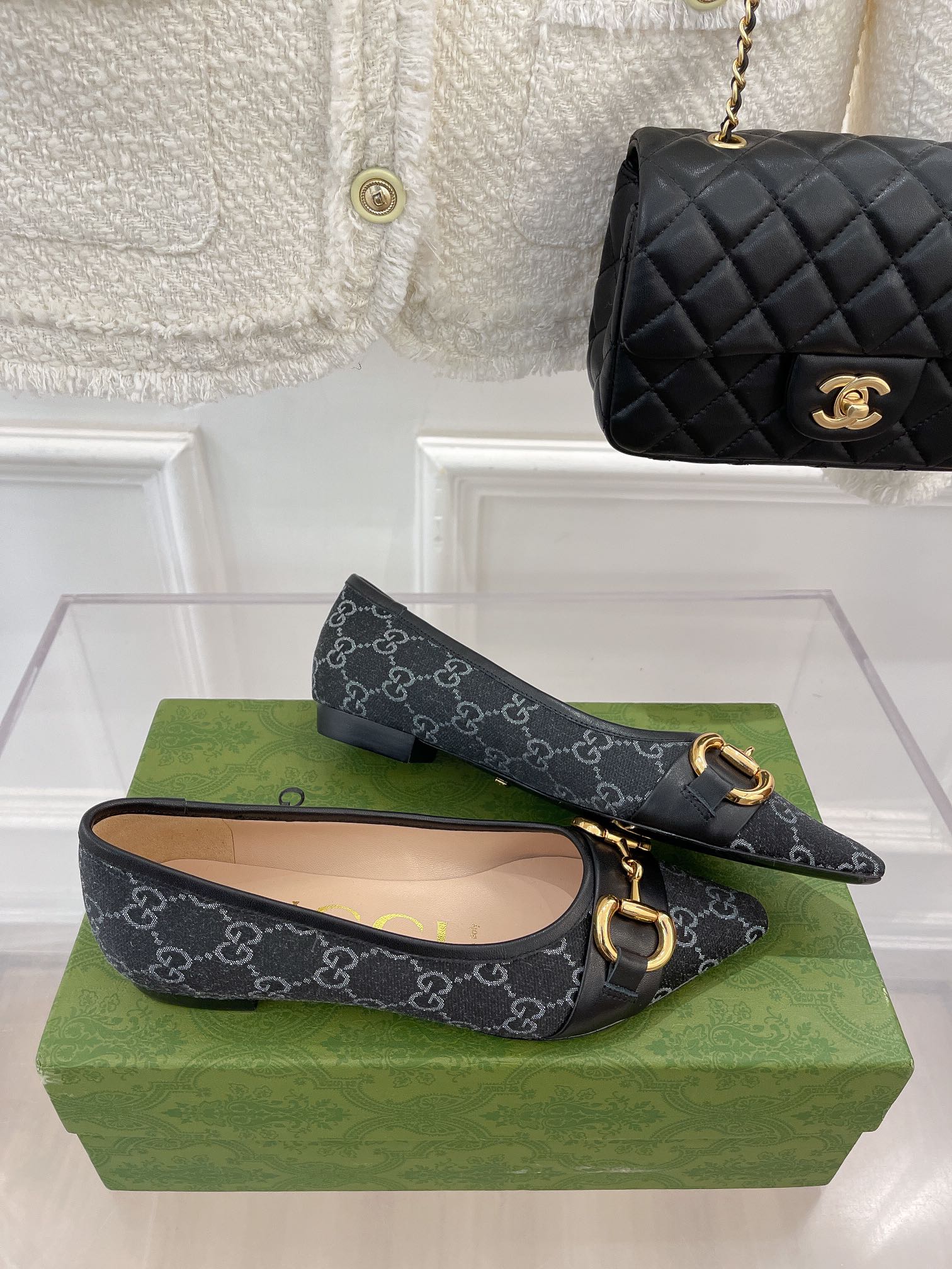 Gucci - Новые балетки с острым носком и монограммой