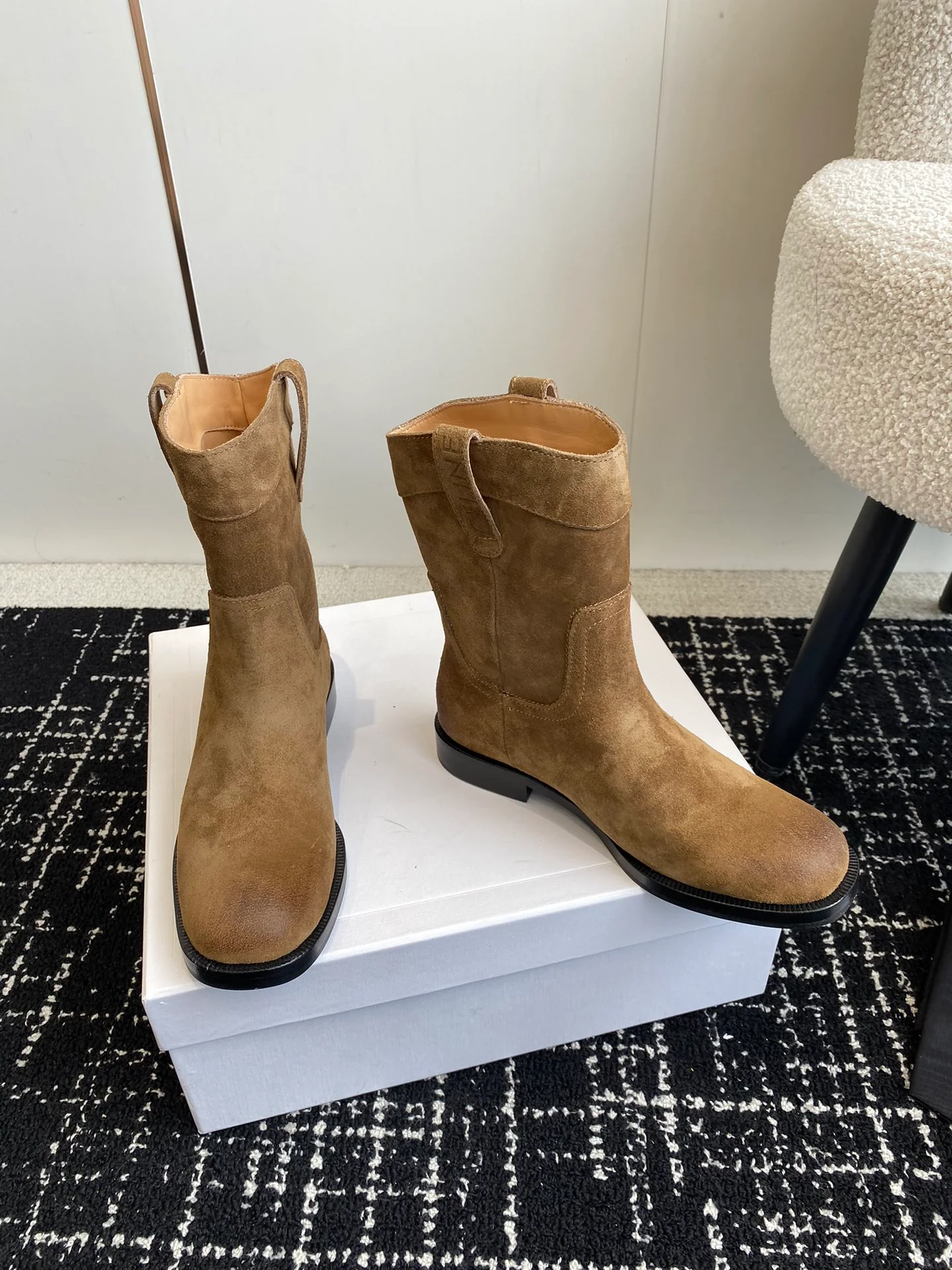 Ботильоны Celine 2024 в стиле ретро на массивном каблуке - кофейно-коричневый