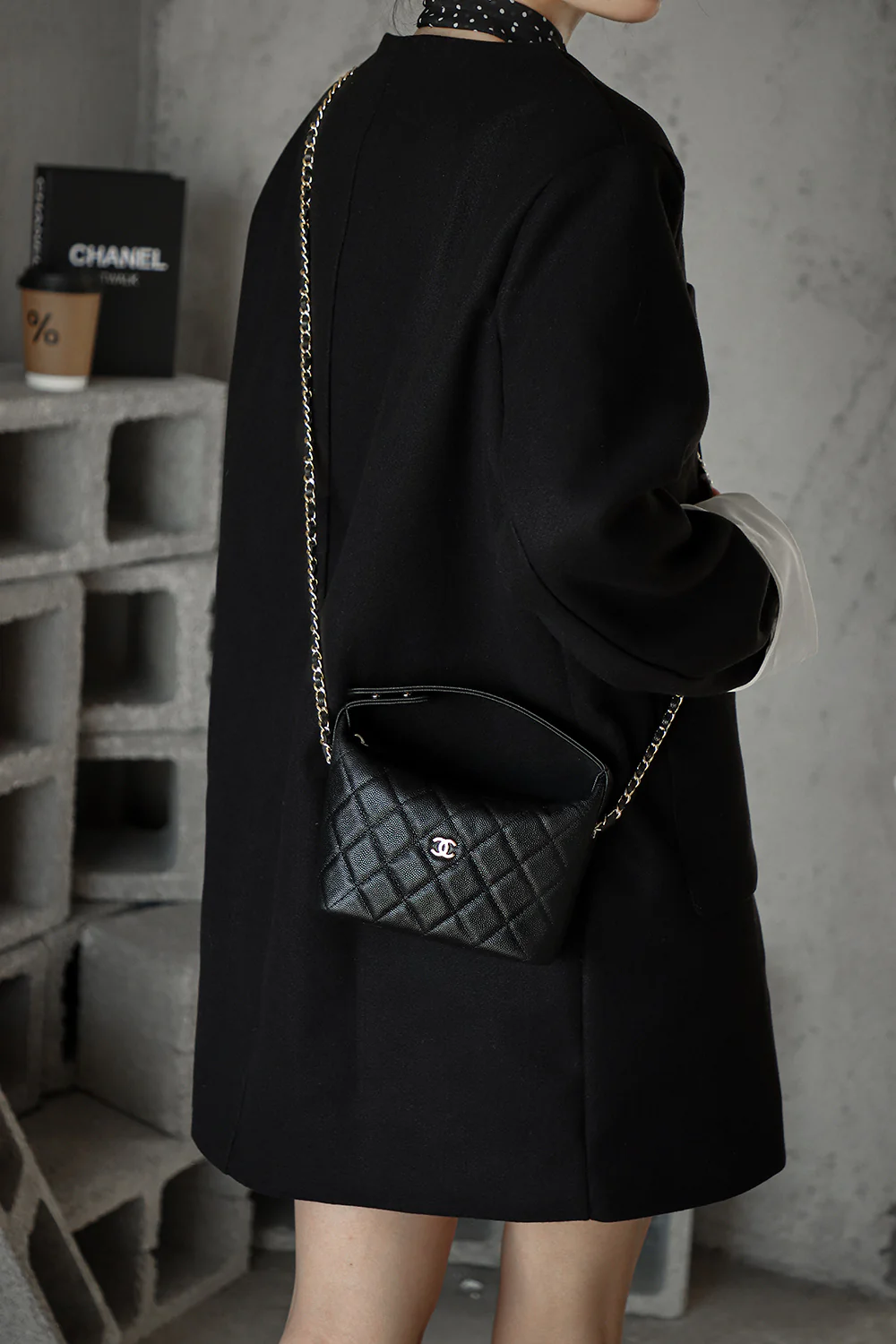 Chanel 25c - Средняя длина, телячья кожа - Сумка для ланча - Черная с золотой фурнитурой