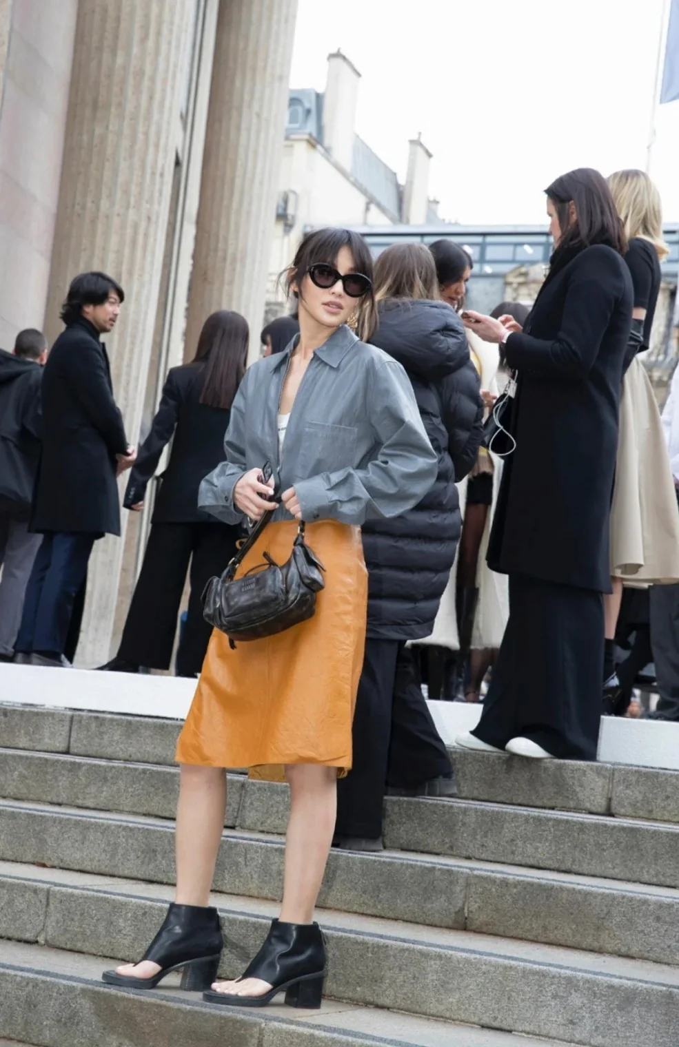 Сумка-карман Miu Miu из кожи наппа — винтажный коричневый