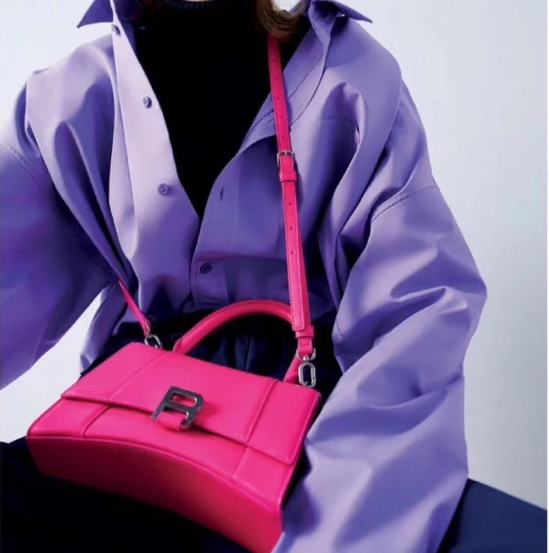 Сумка Balenciaga Hourglass - розово-красная, из гладкой кожи.
