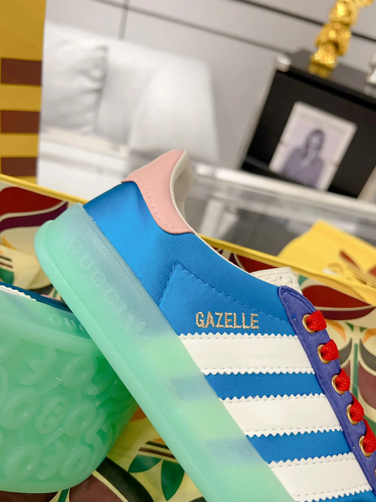 Новинка сезона осень/зима 2023 от Gucci - Коллаборация - Немецкие кроссовки для тренировок - Синие