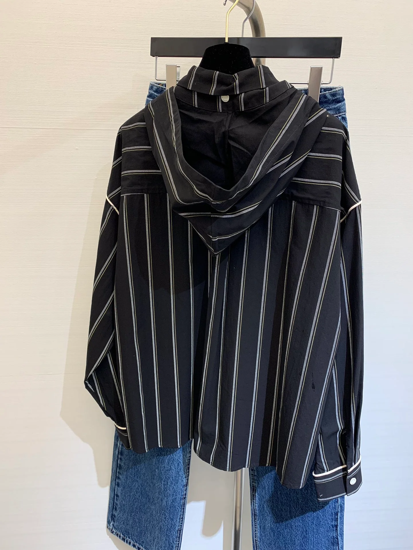 Новая полосатая толстовка с капюшоном Chanel 2403 Весна/Лето