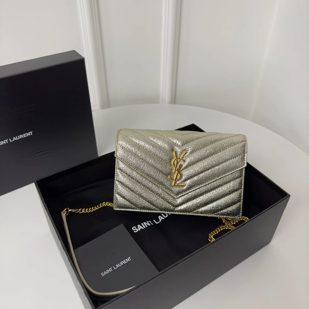 Монограмма YSL, икра, серебристая застежка, 19 см