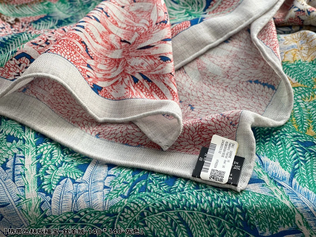 Носовой платок Hermes Tropical Jungle из кашемира (140 г)