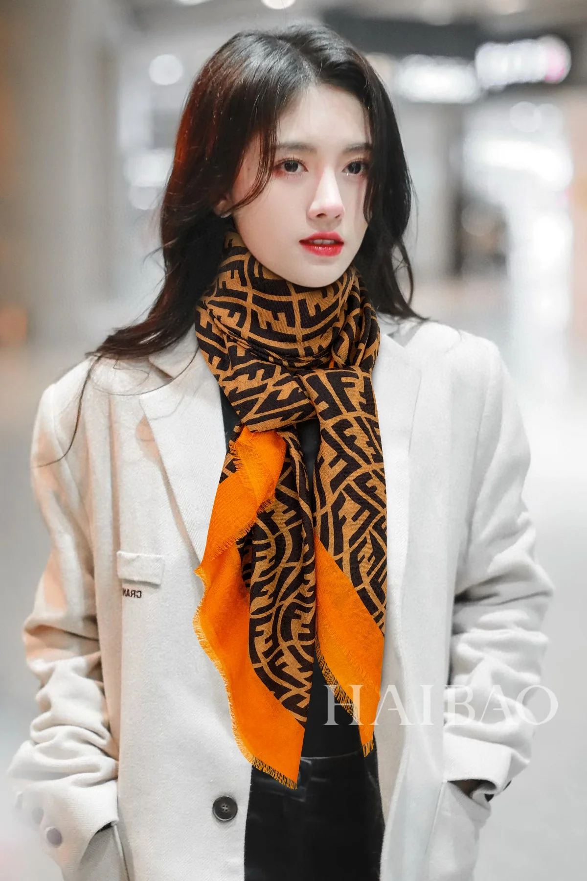 Большой квадратный шарф Fendi с вращающимся логотипом - 140 см - 100% - Кашемир высшего качества