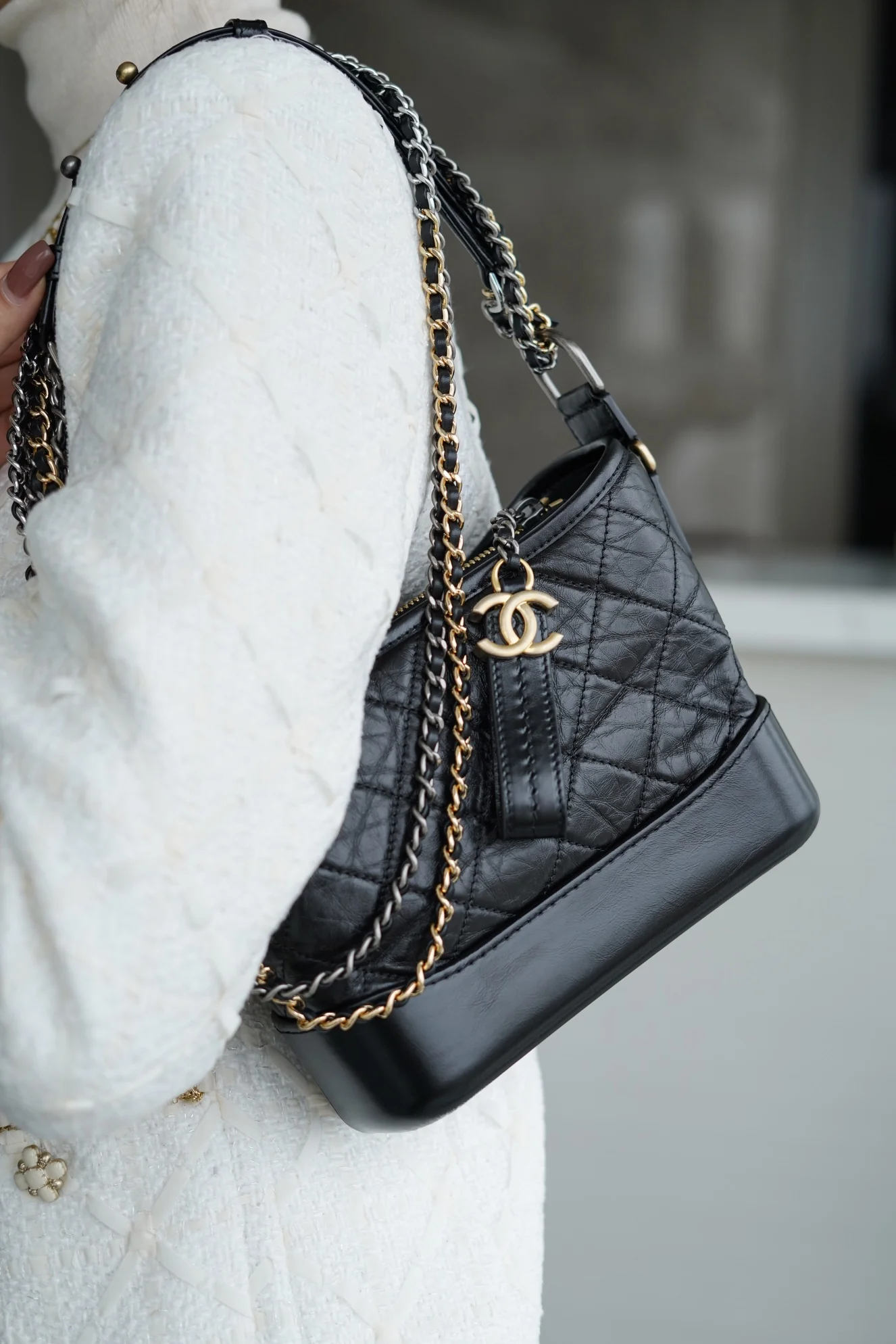 Сумка-хобо Chanel - черная, маленькая, 20 см