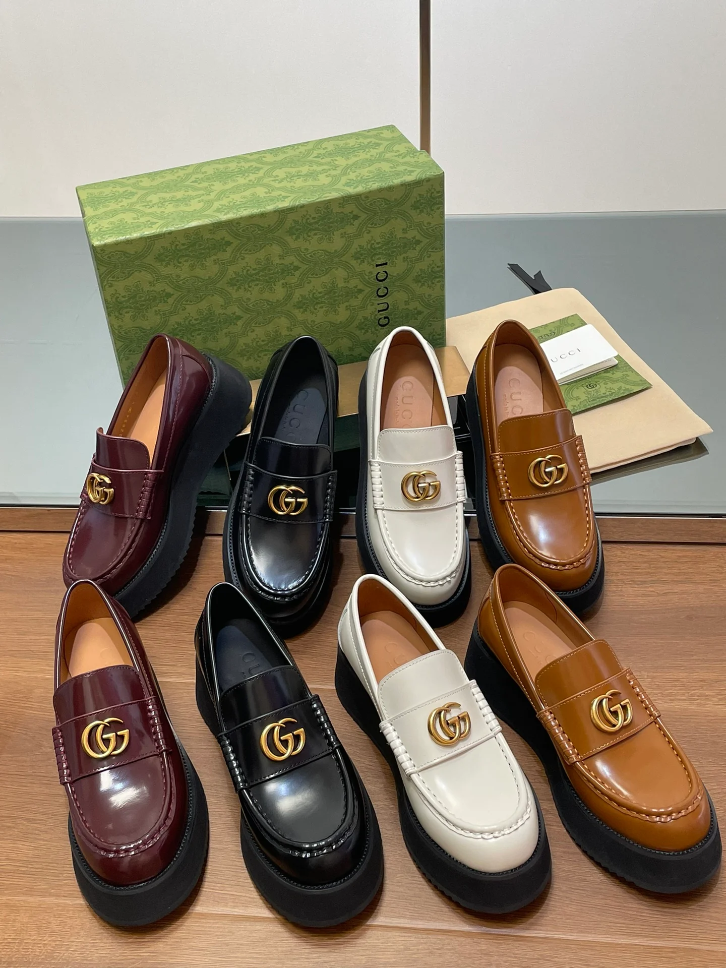 Лоферы на платформе Gucci 2024 — изображение из коллекции