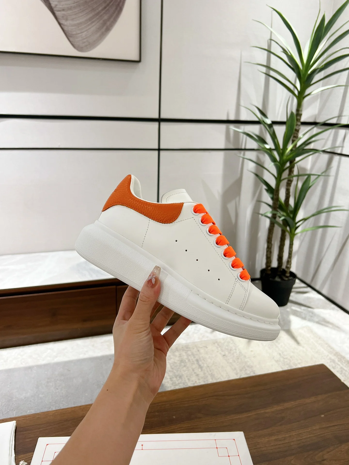 Скейтбордные кроссовки McQueen 2024 — оранжевые